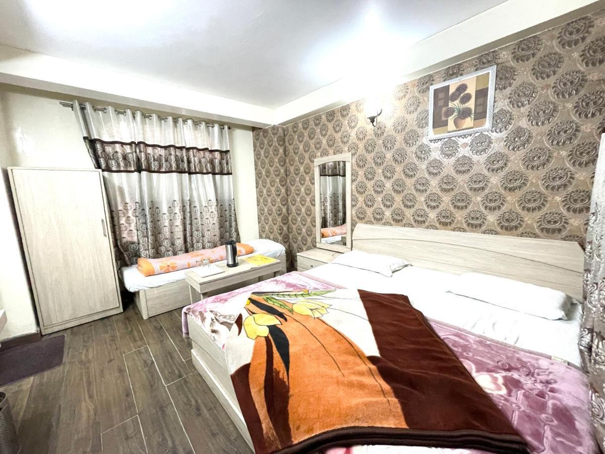 Hotel Prince ! Nainital Mall Road-Prime-Location In-Front-Of-Naini-Lake Hygiene-And-Spacious-Room ภายนอก รูปภาพ