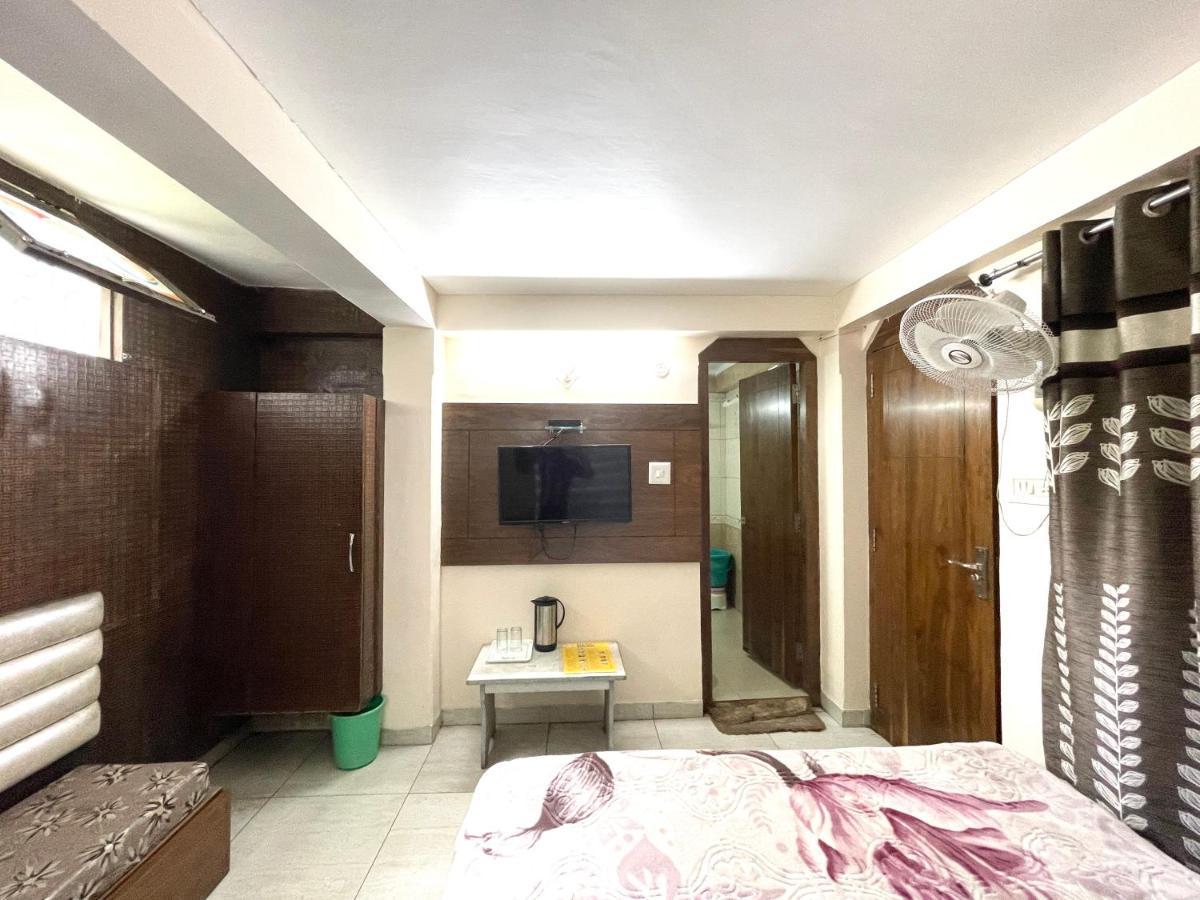 Hotel Prince ! Nainital Mall Road-Prime-Location In-Front-Of-Naini-Lake Hygiene-And-Spacious-Room ภายนอก รูปภาพ