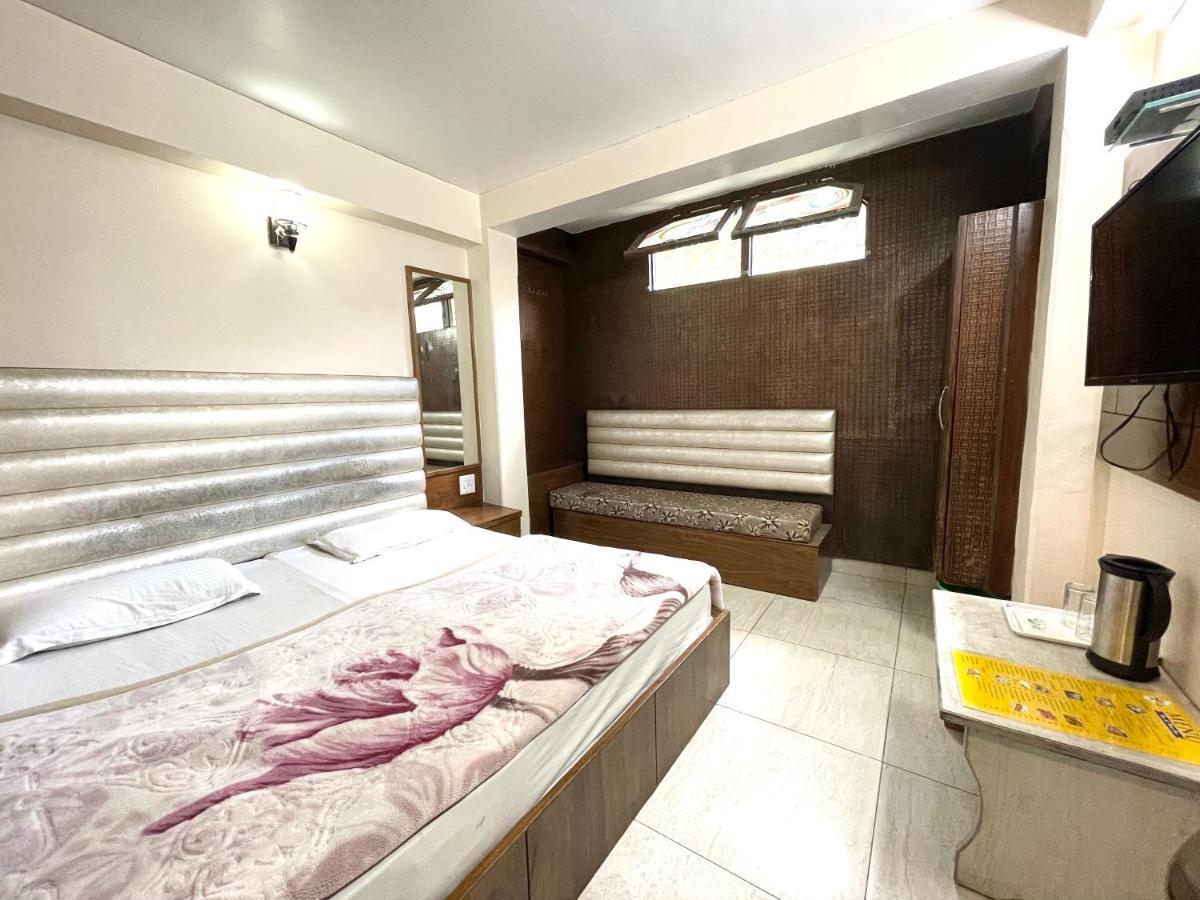 Hotel Prince ! Nainital Mall Road-Prime-Location In-Front-Of-Naini-Lake Hygiene-And-Spacious-Room ภายนอก รูปภาพ